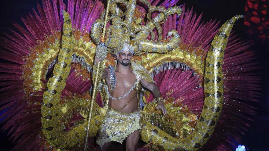 Gala de Elección del Rey del Carnaval de Verano de Puerto de la Cruz en el Lago Martiánez