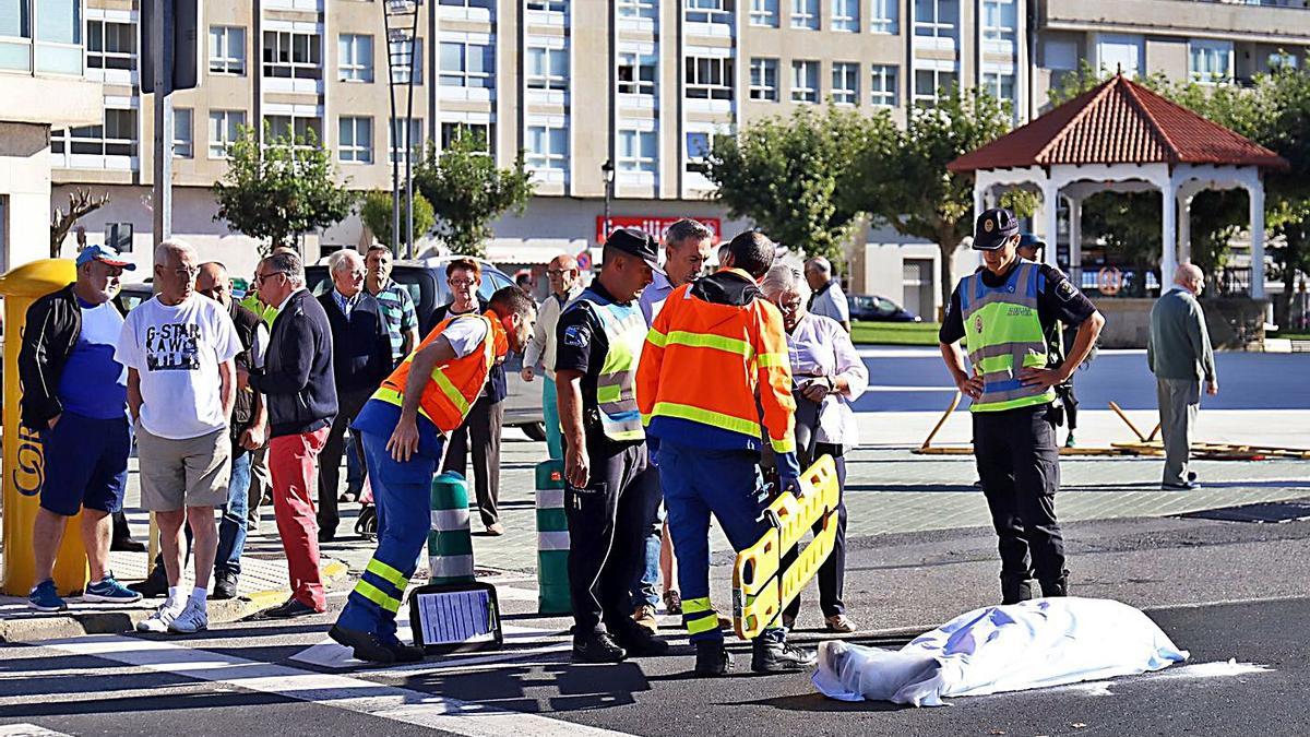 En 2019 fueron cinco los atropellos registrados en la N-640 a su paso por el casco de A Estrada y en apenas dos mes y medio. Casi todos junto a pasos de peatones y uno de ellos, mortal.   | // BERNABÉ/J.C.ASOREY