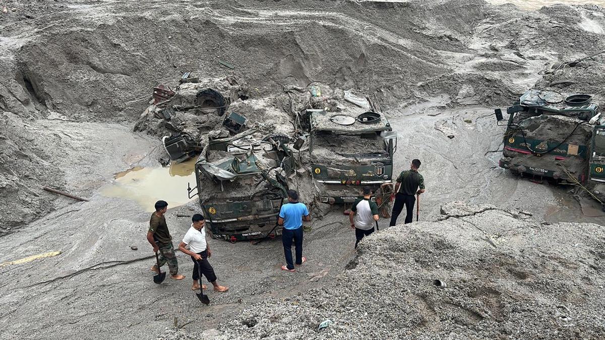 Las inundaciones en el norte de la India arrastran explosivos militares y desatan la alarma