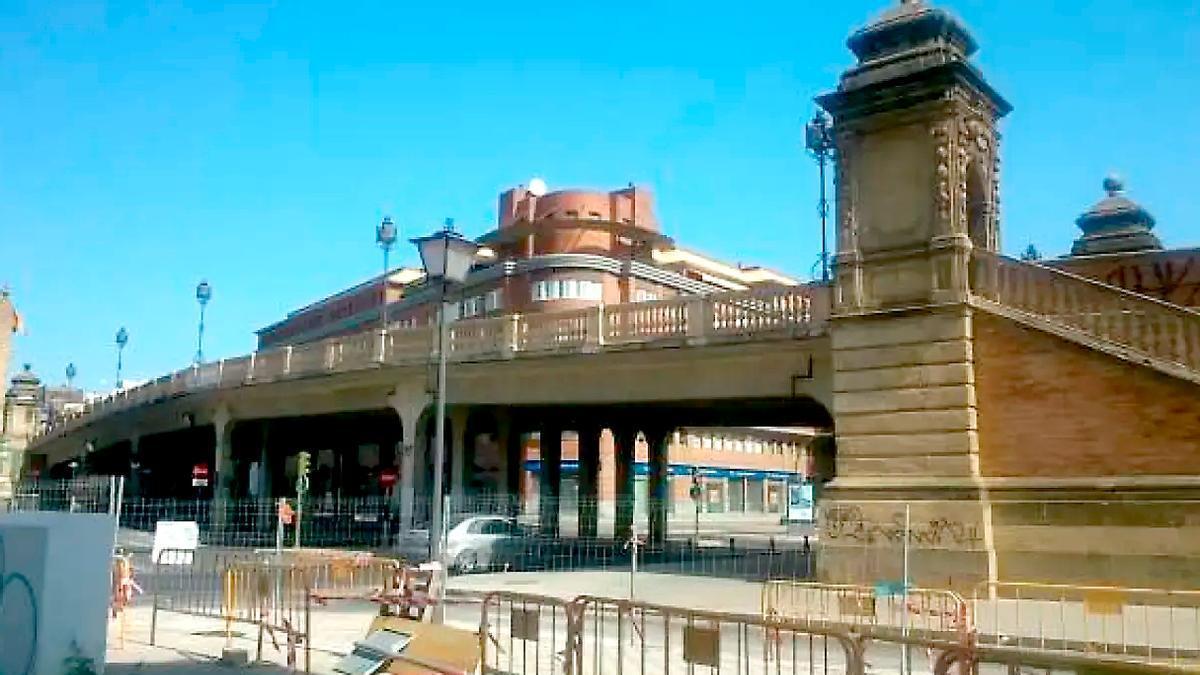 Puente de San Bernardo en Sevilla, en una imagen de archivo.