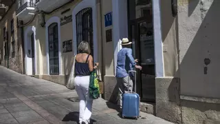 Las cinco razones para defender los pisos turísticos en Cáceres