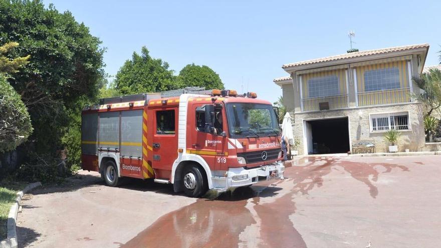 Los bomberos han sofocado el fuego en el chalé