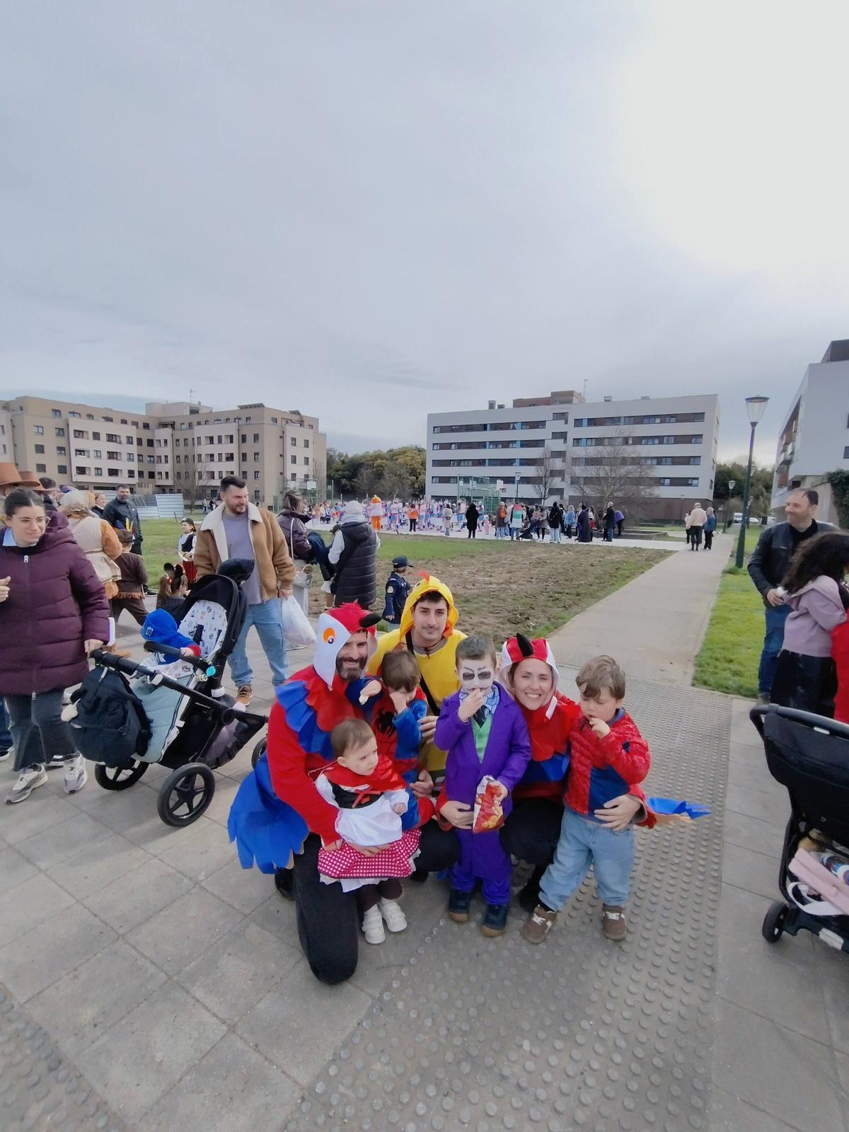 Los desfiles de Antroxu en Nuevo Roces y El Coto, en imágenes