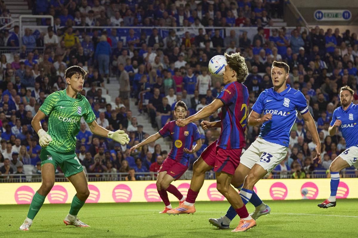 Partido entre Birmingham City vs FC Barcelona en el Stage de pretemporada del FC Barcelona 2026-2027 Estadio St Andrew's Healthcare - Birmingham UK Foto: Dani Barbeito. alex gonzalez. birmingham city . barça. pretemporada 2026/2027 . stage . inglaterra . partidos . birmingham city . barça. accion. Estadio St Andrew's