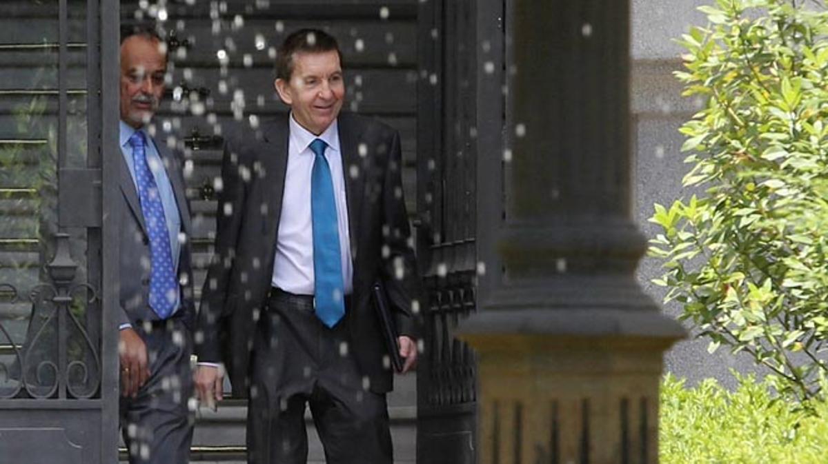 Dimiteix al publicar-se que és propietari d’una societat radicada al paradís fiscal de Panamà.