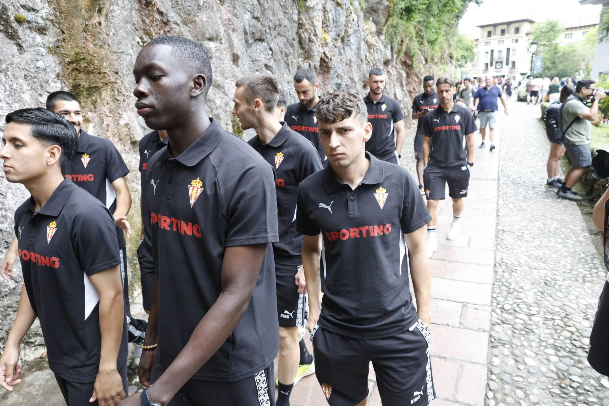 EN IMÁGENES: Visita del Sporting a La Santina en Covadonga