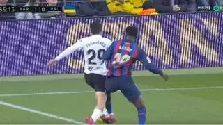 Jaime Latre repite en el VAR contra el Barça tras el penalti 'robado' a Fran Pérez