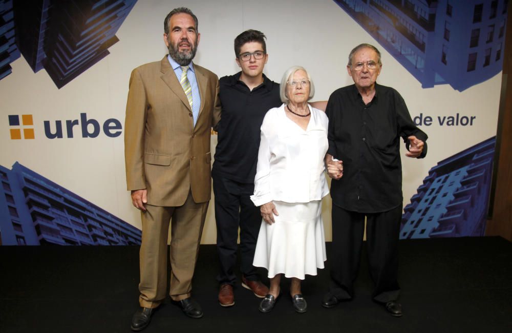 Algunos de los asistentes al 40º aniversario de Urbem.