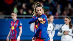 Alexia Putellas antes de lanzar un penalti