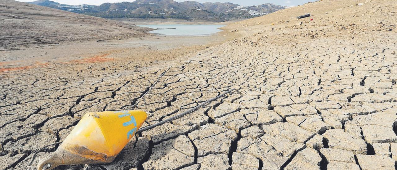 Una imagen del pantano de la Viñuela, en la comarca de la Axarquía.