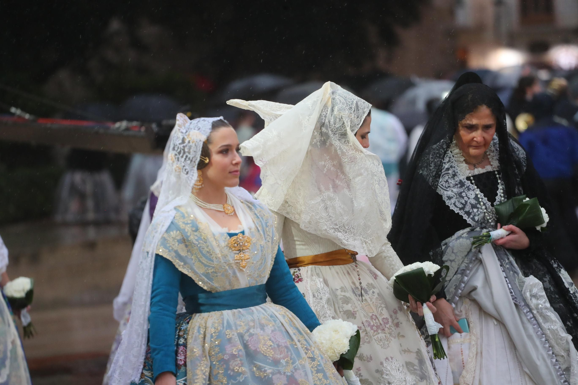 Búscate en el primer día de ofrenda por la calle de la Paz (entre las 18:00 a las 19:00 horas)