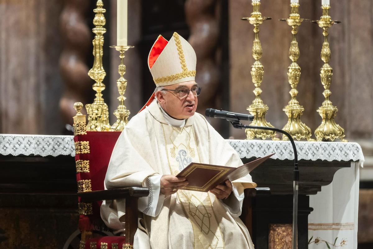 El arzobispo Enrique Benavent preside en Valencia la misa por el 750 aniversario de la muerte de Jaume I