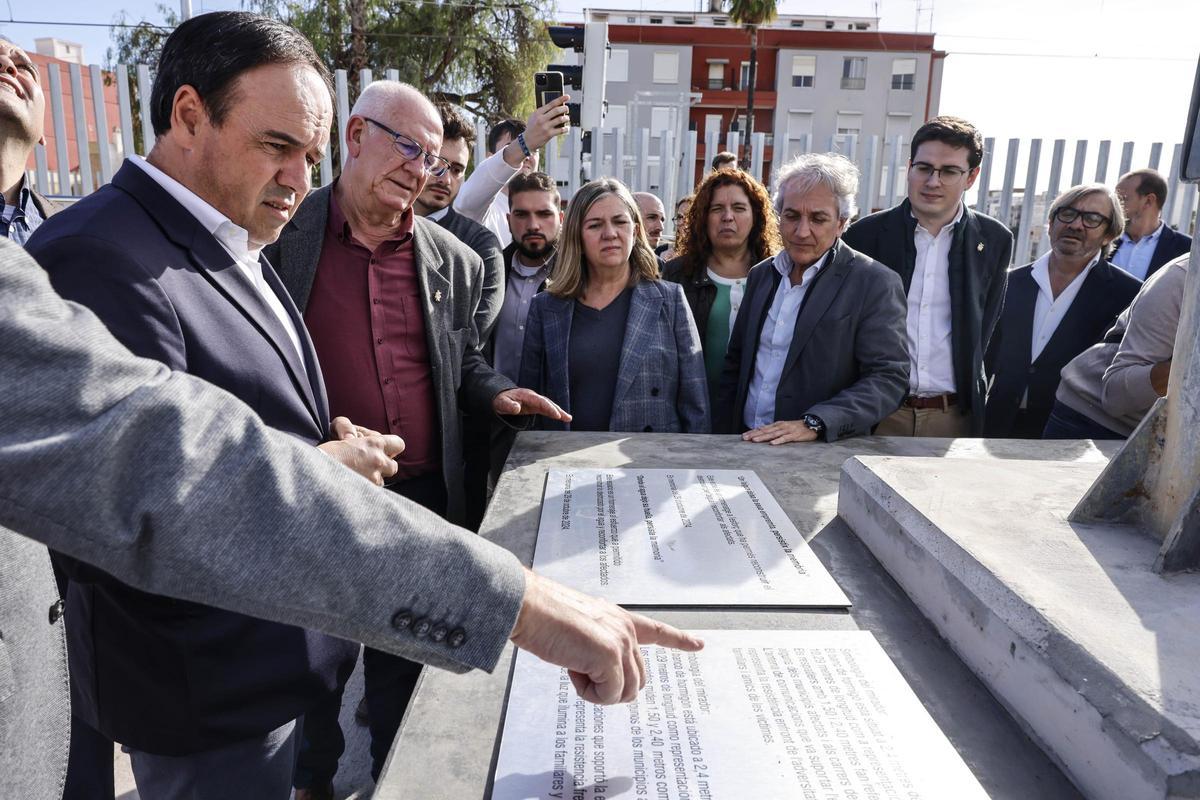 Pérez Llorca, en unas obras de reconstrucción en Paiporta.