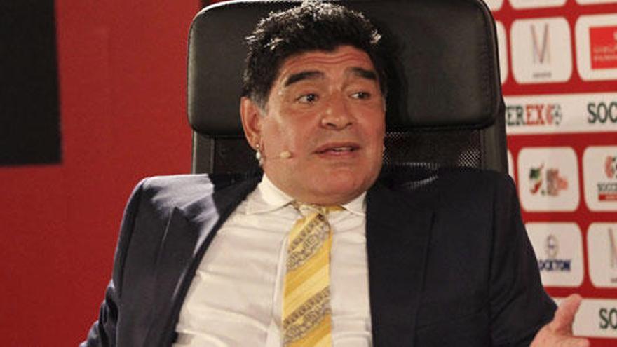 Maradona acusa a Platini de haber &quot;arreglado&quot; partidos