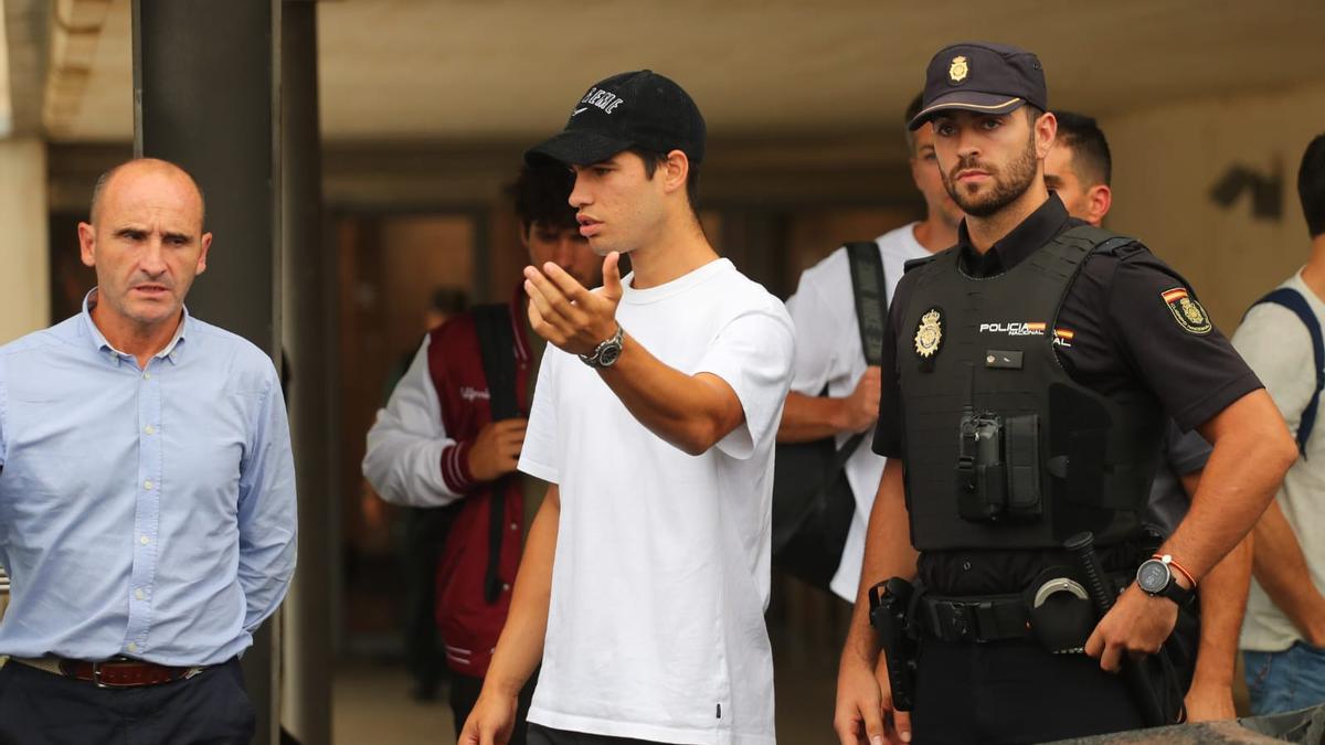 Carlos Alcaraz llega a València