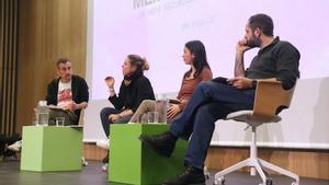 Elena Sala, directora de l’àrea social d’ASSÍS; Lídia Pitarch, sergenta de la Guàrdia Urbana i doctora en Dret Global i Seguretat Humana; Albert Sales, coordinador de l’àrea de Drets Socials i Polítiques Públiques de l’Institut Metròpoli