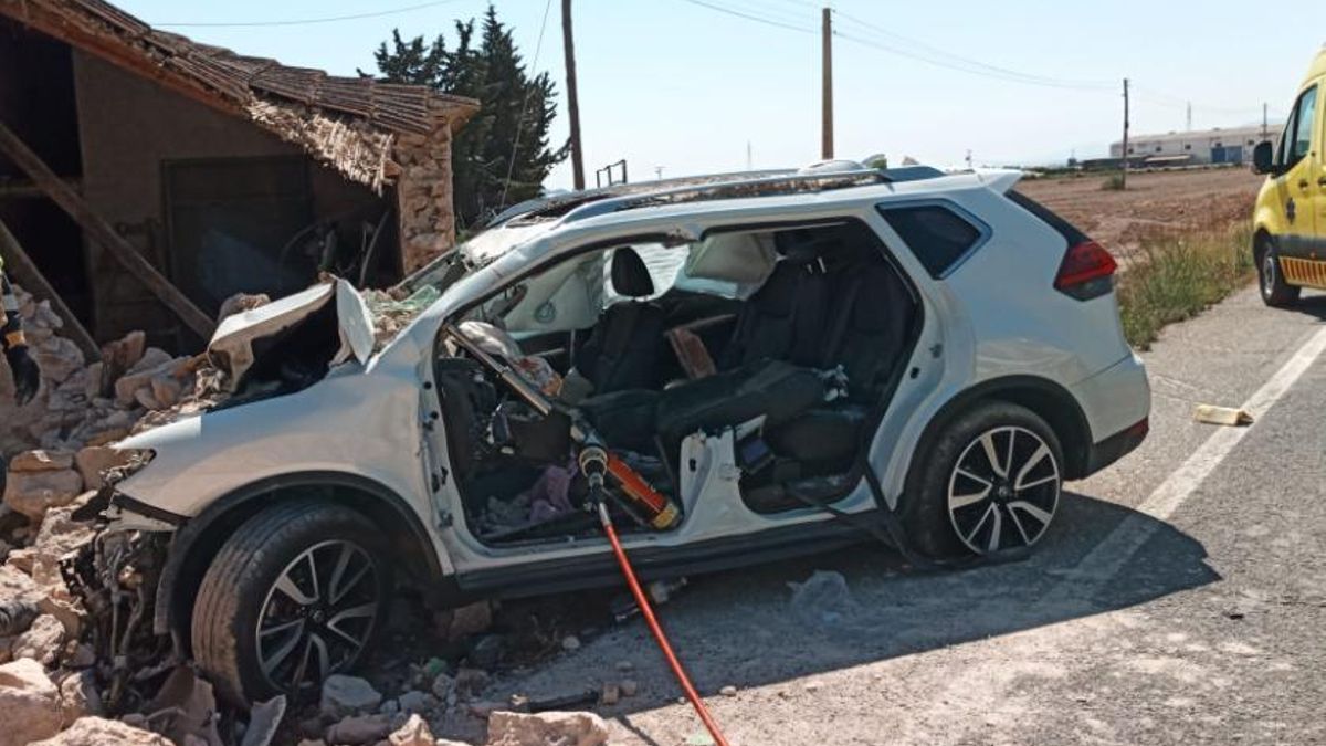 Herido al estrellarse contra una vivienda en Torre Pacheco.