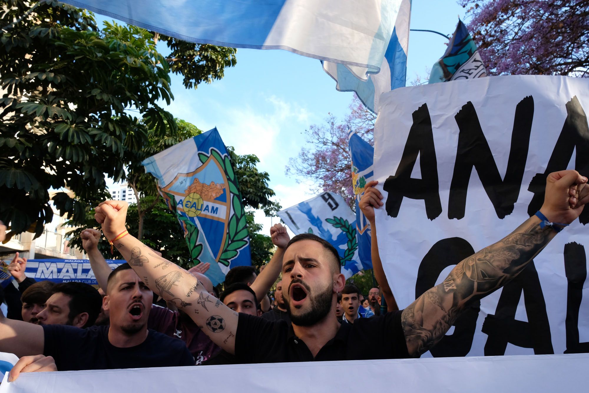 La protesta de la afición antes del Málaga CF - CD Mirandés, en imágenes