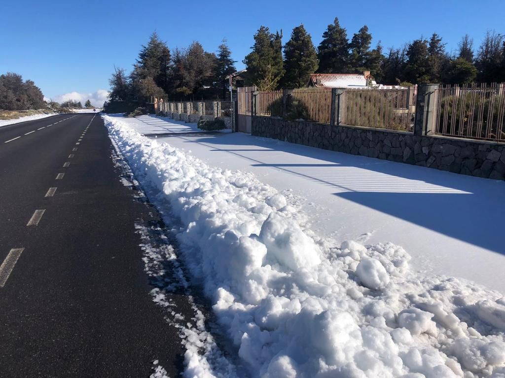 La borrasca Celia deja un manto de nieve sobre el Teide