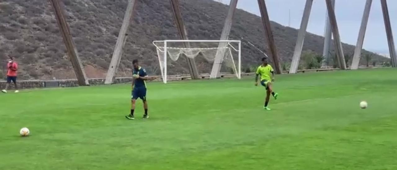 Primer entrenamiento de Jonathan Viera