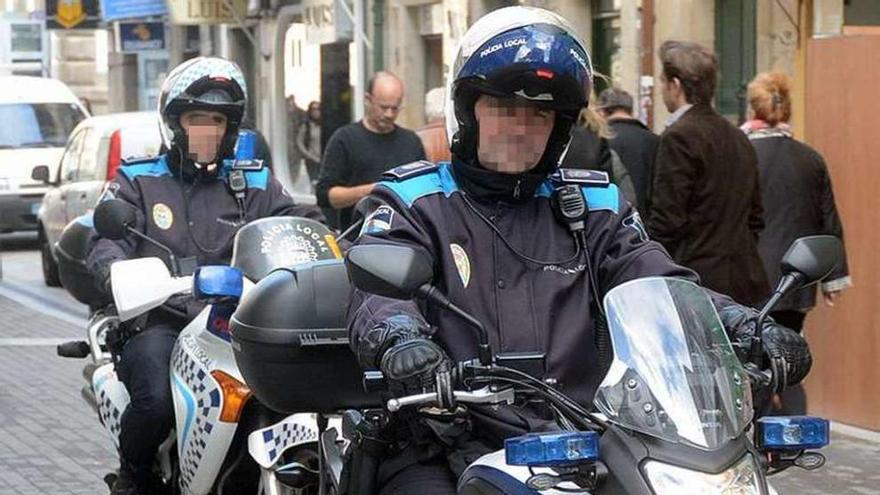 Agentes de la Policía Local de Pontevedra. // Rafa Vázquez
