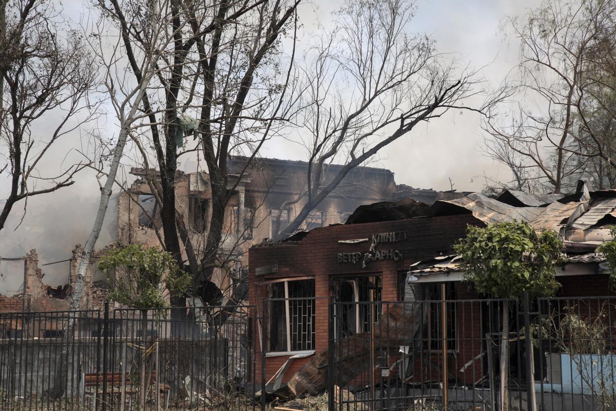 Rusia bombardea un hospital en Dnipro y causa al menos dos muertos