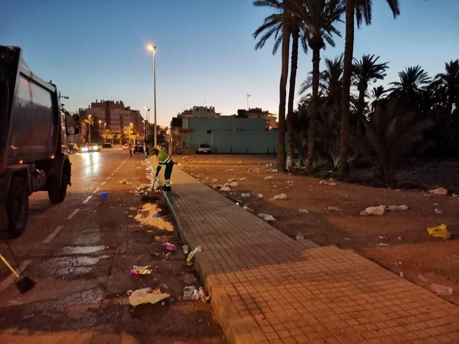 Desperdicios en la zona de ocio de Altabix