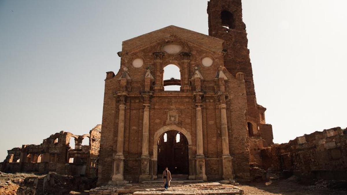 Entrada a la iglesia de San Martín.