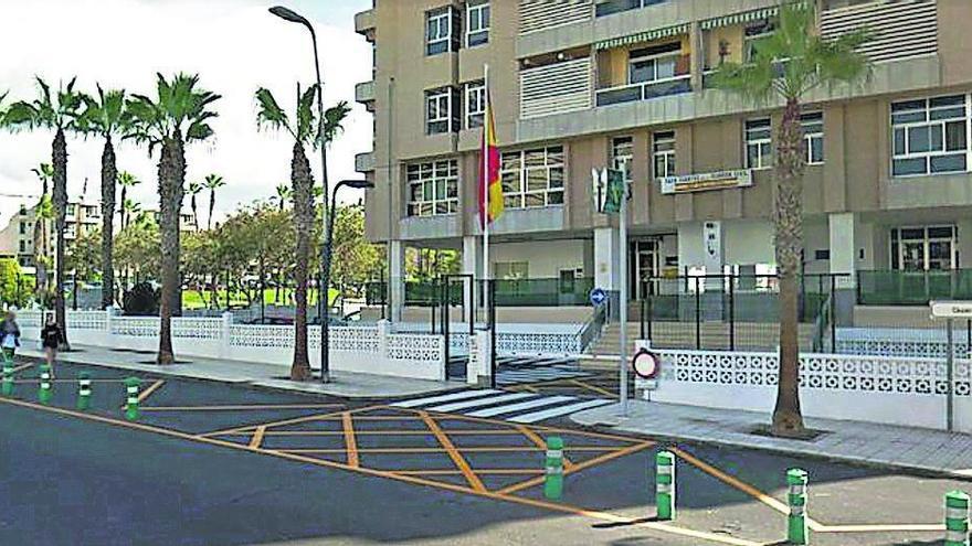 El hombre arrestado fue trasladado hasta los calabozos del puesto principal de Las Américas.