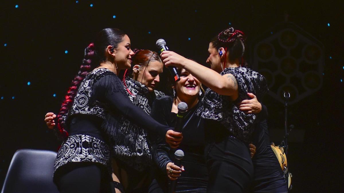 Tanxugueiras abarrotan el Coliseum de A Coruña en un concierto histórico