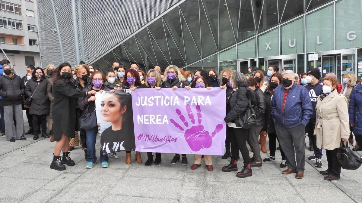 Una concentración de allegados de Nerea Añel, para pedir justicia.