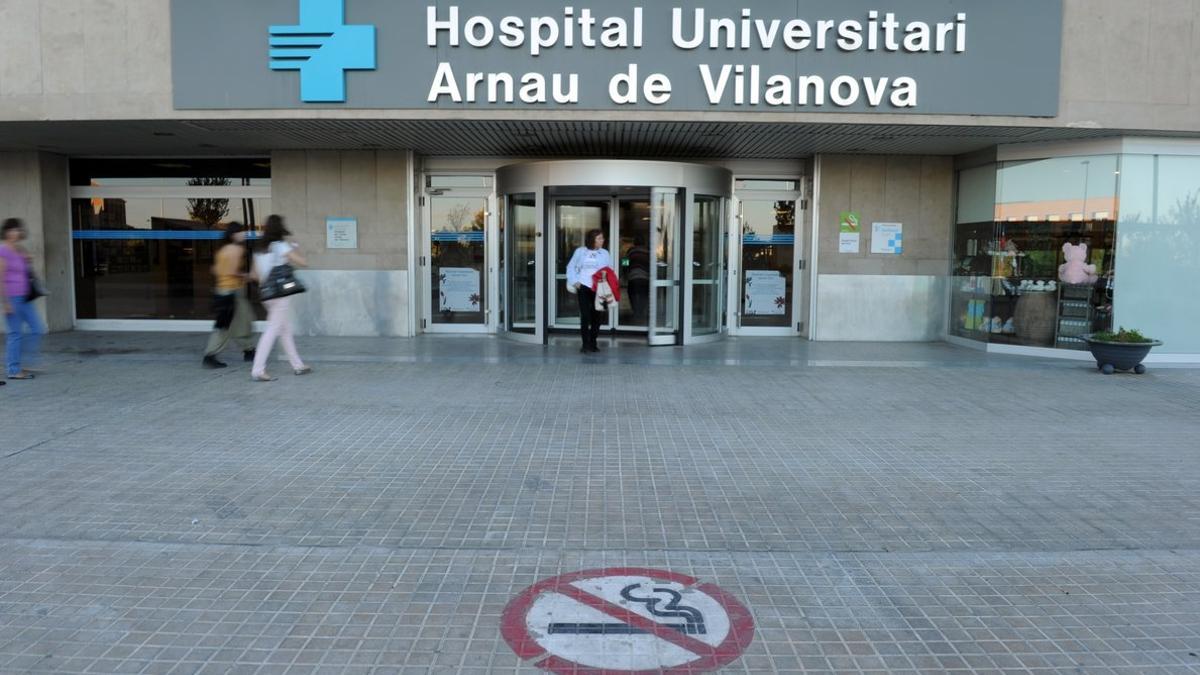 El Hospital Arnau de Vilanova de Lleida, donde está ingresada una mujer que ha dado positivo en coronavirus.