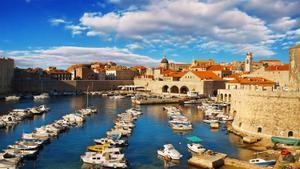 Dubrovnik, situada en la costa del mar Adriático
