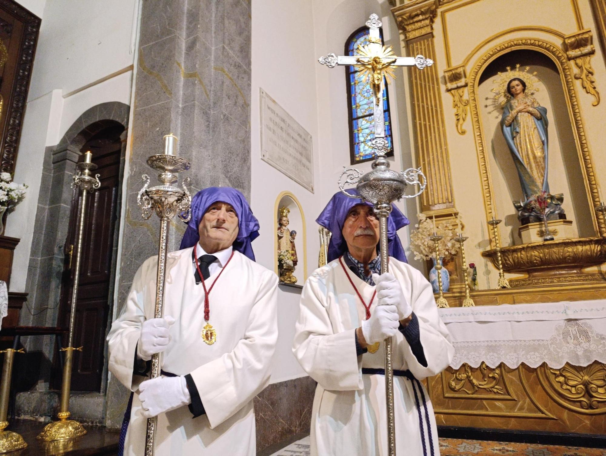 El Nazareno y la Virgen Dolorosa emocionan en Grado