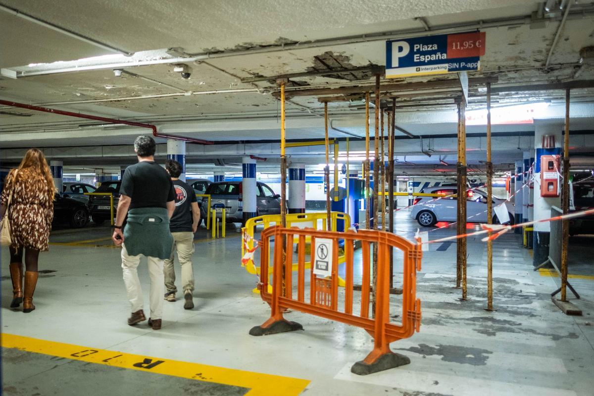 Parking de la plaza de España.