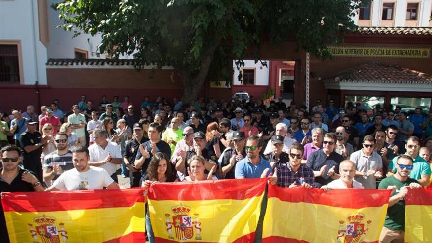 Concentraciones en las comisarías de Extremadura