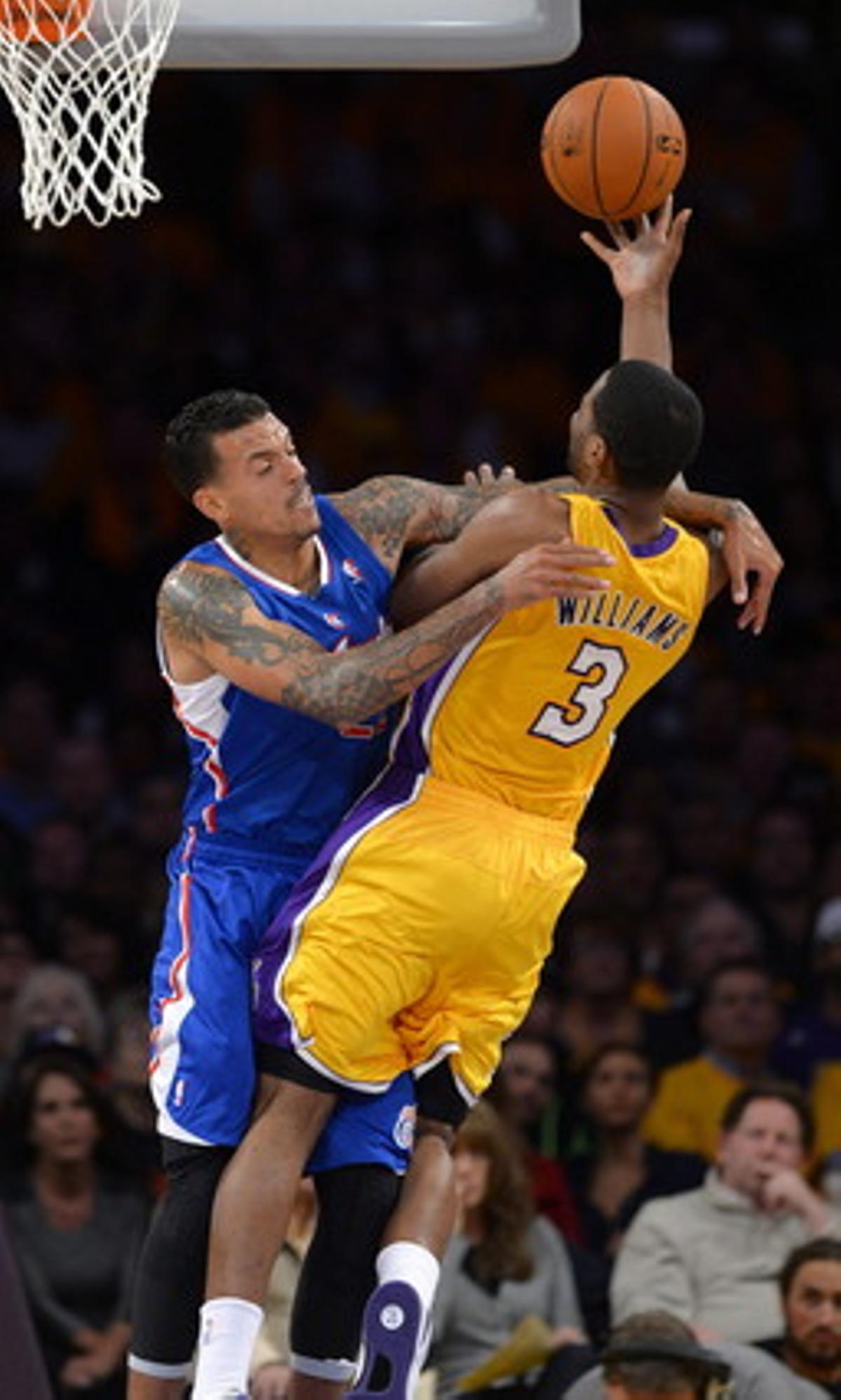 LOS ANGELES LAKERS 116- LOS ANGELES CLIPPERS 103