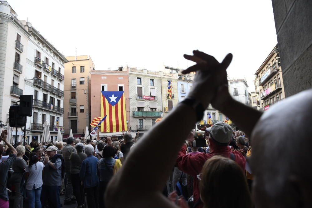 La plaça Major de Manresa s'omple per l'1-O