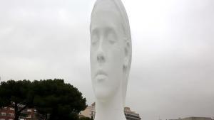 La escultura ’Julia’ del artista catalán Jaume Plensa, en la Plaza de Colón.