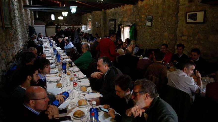 La comida de hermandad celebrada ayer.