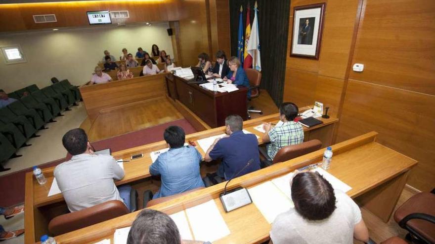 Celebración de un pleno en el Concello de Arteixo.