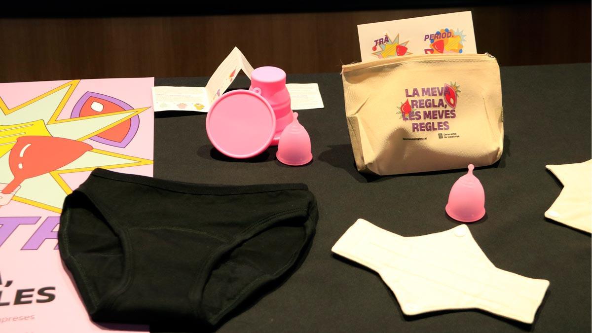 Copas menstruales, bragas absorbentes y compresas reutilizables, materiales para la regla que se distribuirán a los alumnos de tercero de ESO