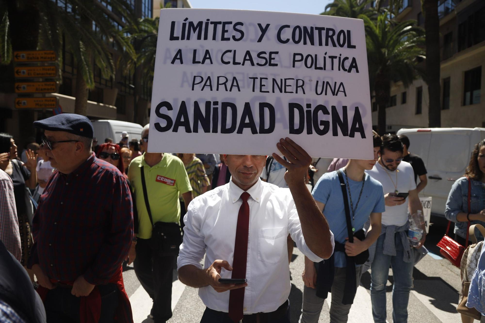 La manifestación en defensa de la Sanidad pública reúne a más de 7.000 personas en Málaga