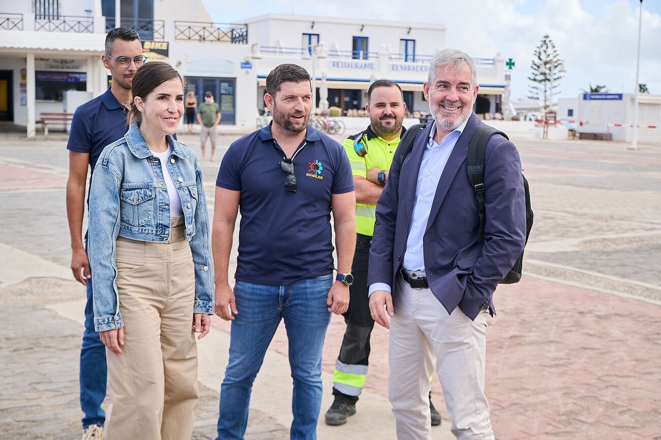 Visita de Fernando Clavijo a La Graciosa