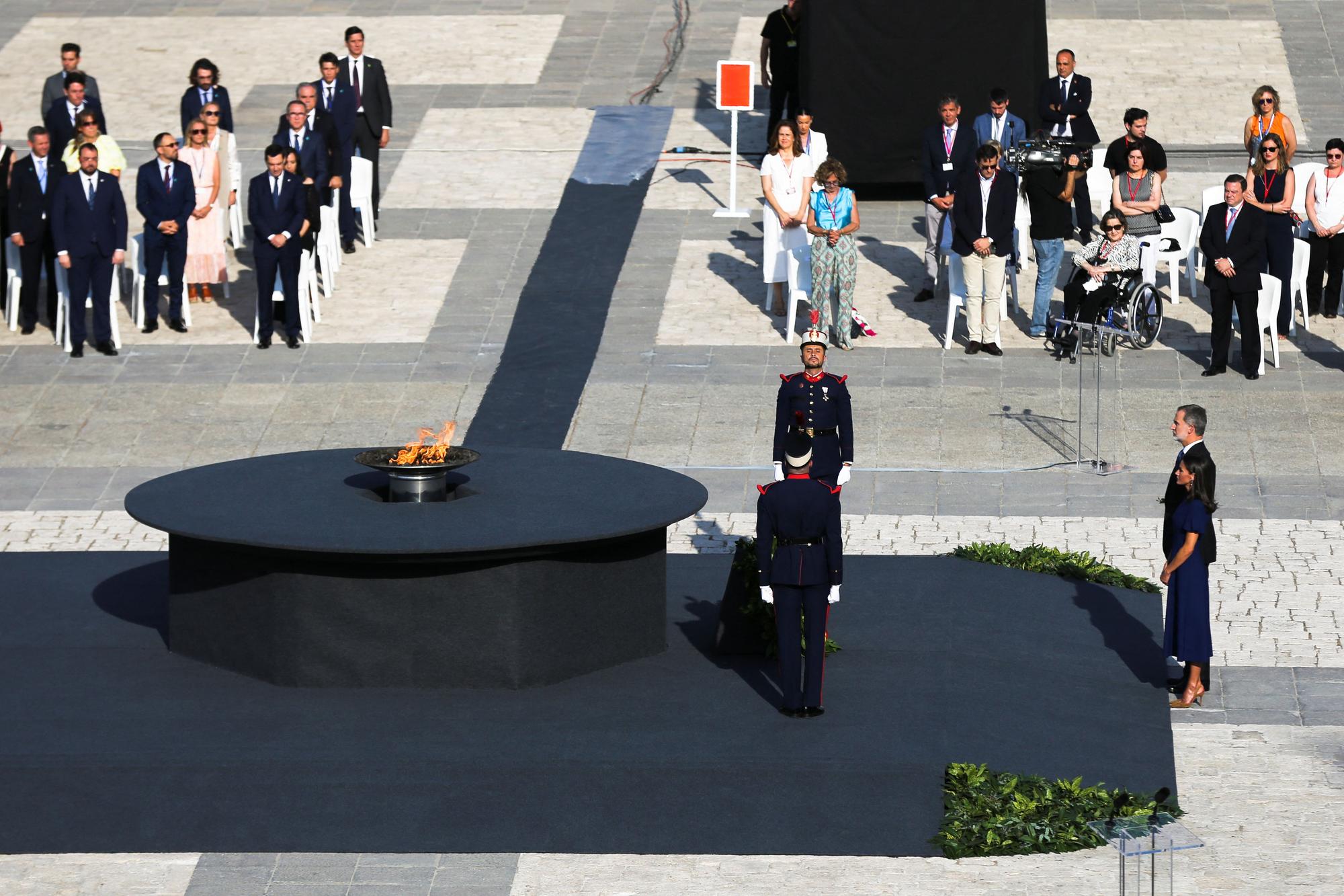 Los Reyes y Sánchez presiden el tercer homenaje a las víctimas de la pandemia