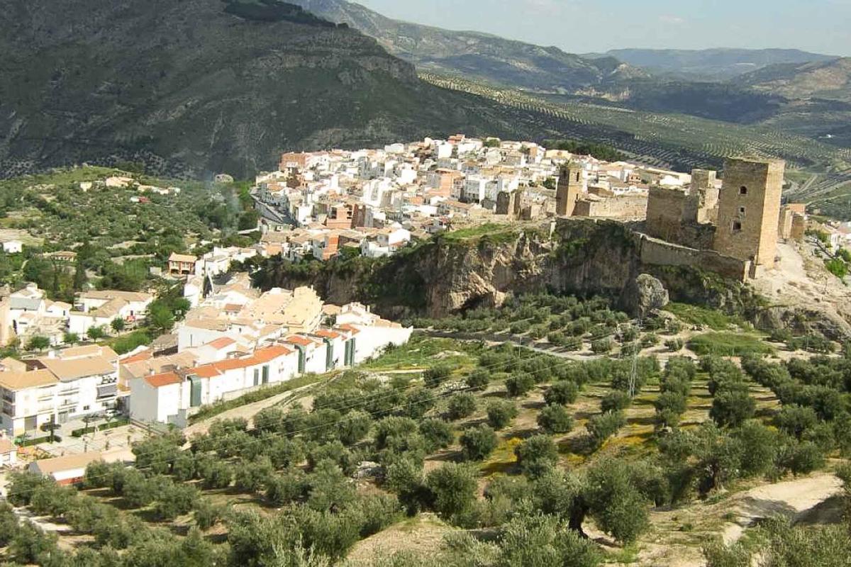 Vista aérea de Huesa, en Jaén; enclavado en la sierra de Cazorla es el pueblo con la menor renta media de España.