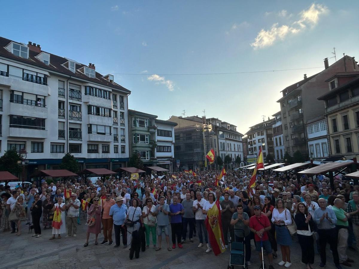 EN IMÁGENES: Concentración en Villaviciosa en apoyo de Ceuta EN IMÁGENES: Concentración en Villaviciosa en apoyo de Ceuta