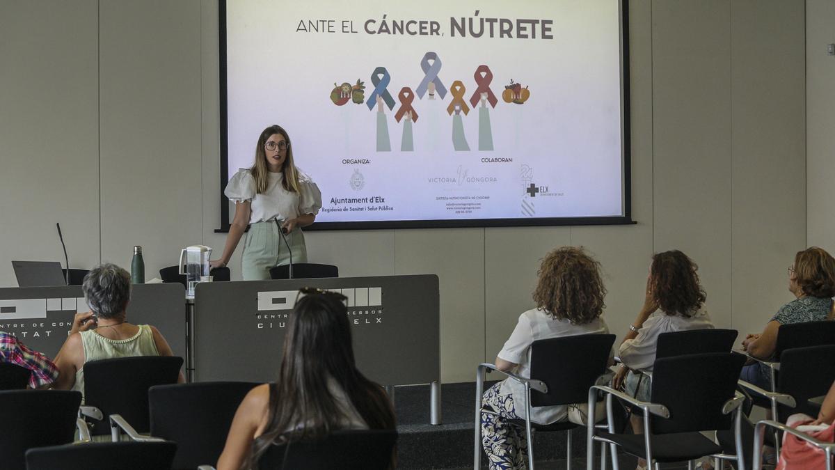 Charla sobre nutrición a enfermos de cáncer en Elche