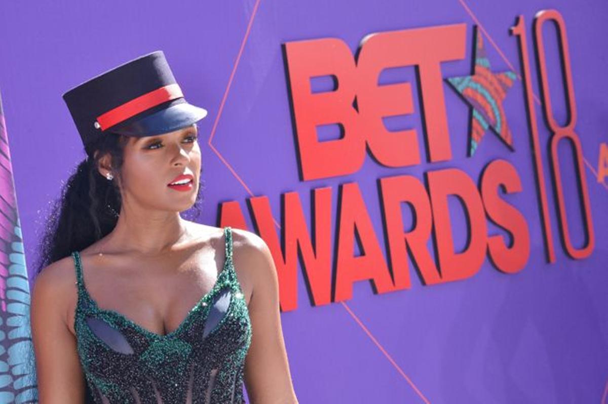 La cantante Janelle Monáe en los Bet Awards 2018