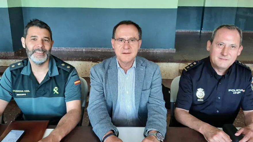 Teniente coronel de la Guardia Civil, Héctor David Pulido; subdelegado del Gobierno en Zamora, Ángel Blanco; jefe de la Comisaría de Zamora, Guillermo Vara.